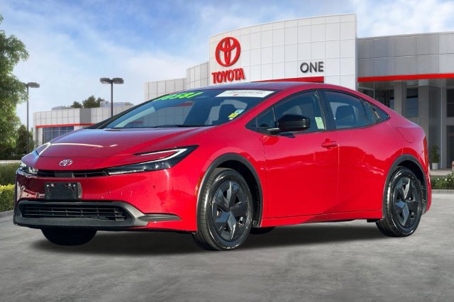 Certified 2025 Toyota Prius LE FWD image 10