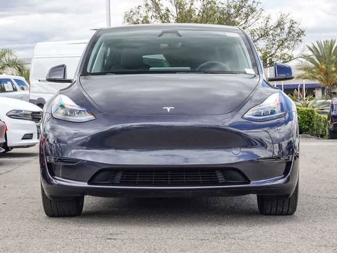 Used 2024 Tesla Model Y Long Range AWD/4WD image 2