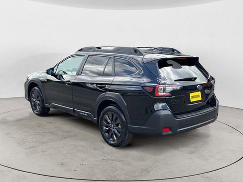 Certified 2025 Subaru Outback Onyx Edition AWD/4WD image 3