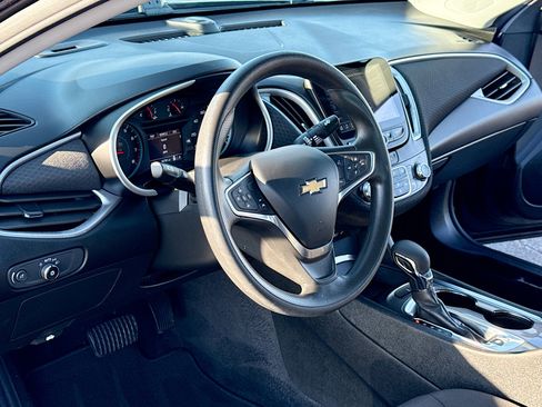 Used 2023 Chevrolet Malibu LT image 4