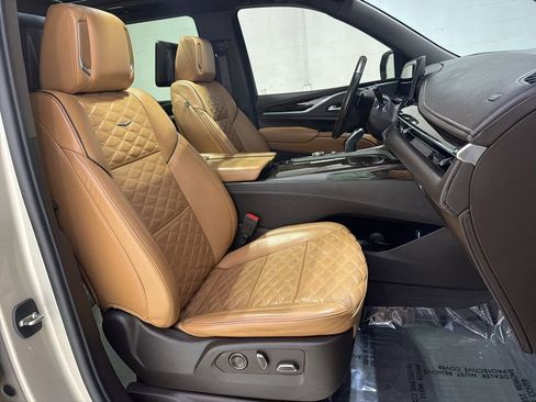 Used 2021 Cadillac Escalade Sport w/ LPO, ONYX Package AWD/4WD image 36