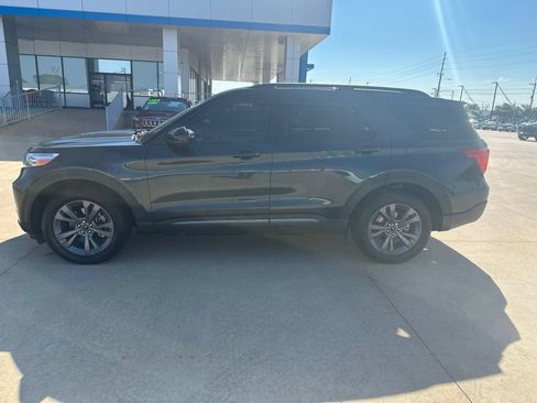 Used 2023 Ford Explorer XLT w/ Equipment Group 202A AWD/4WD image 29