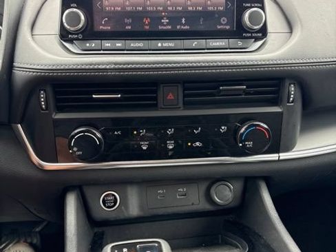 Used 2021 Nissan Rogue S FWD image 10