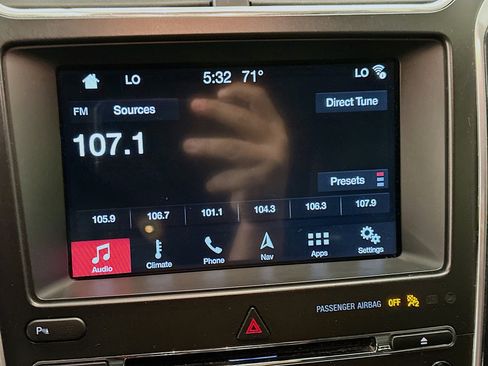 Used 2018 Ford Explorer Sport image 21