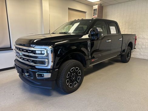 Used 2024 Ford F250 Platinum AWD/4WD image 2