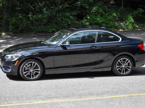 Used 2019 BMW 230i xDrive Coupe w/ Premium Package AWD/4WD image 4