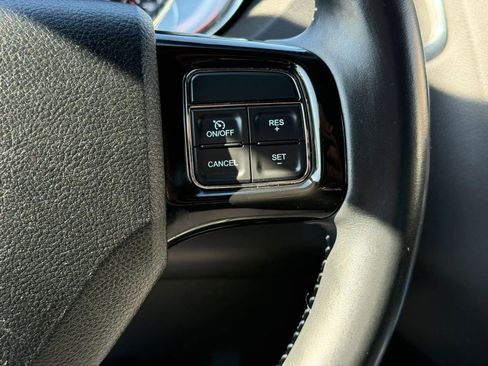 Used 2015 Dodge Grand Caravan SXT image 26