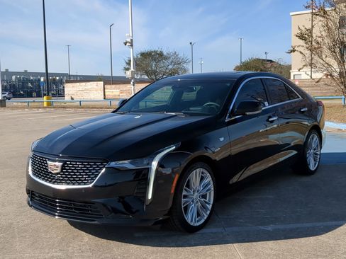 Used 2025 Cadillac CT4 Premium Luxury image 9