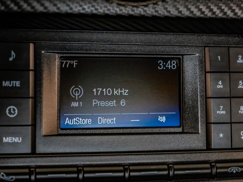 Used 2018 Ford Mustang Coupe RWD image 24
