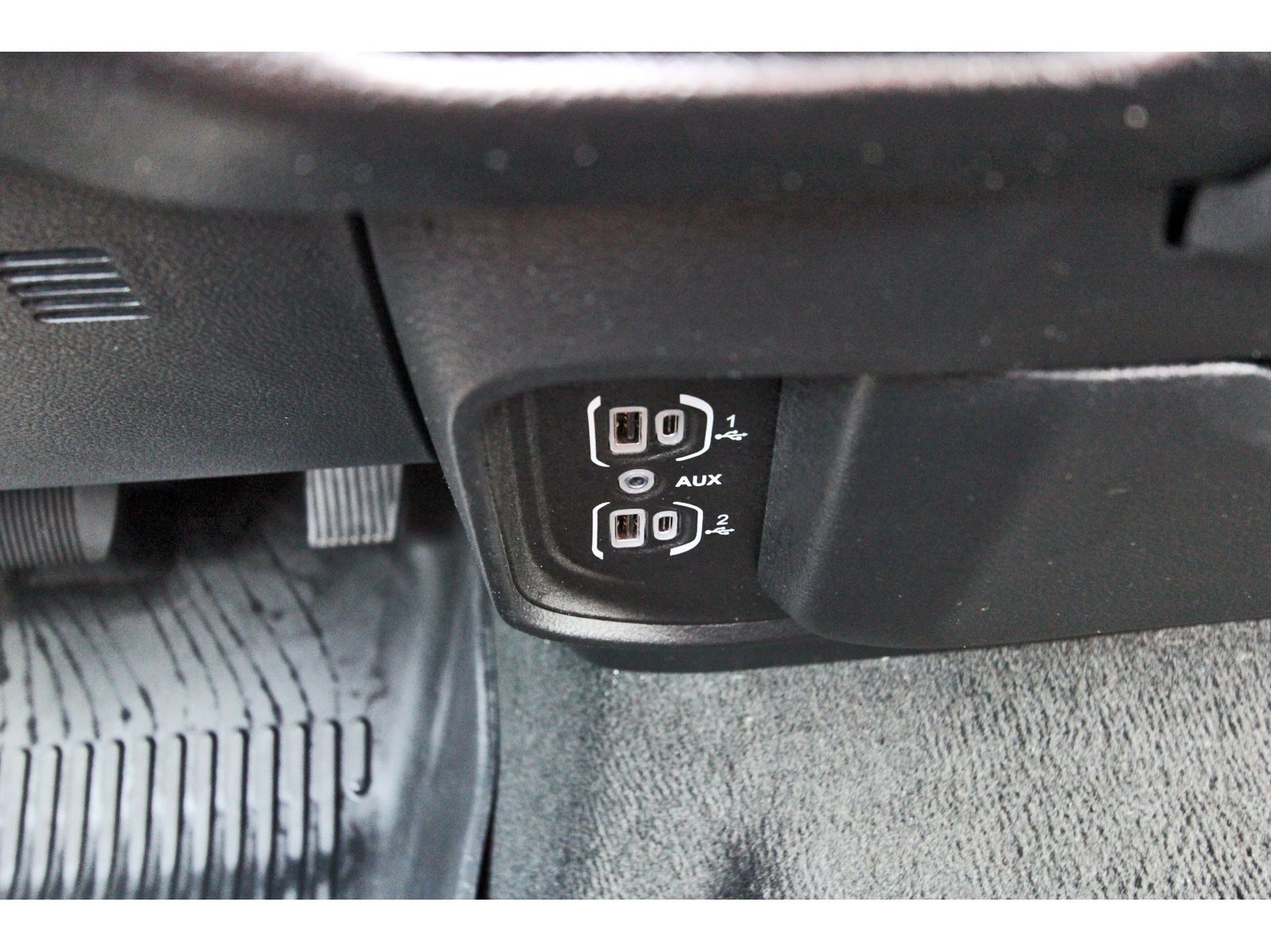 Used 2023 RAM 1500 Laramie AWD/4WD image 26
