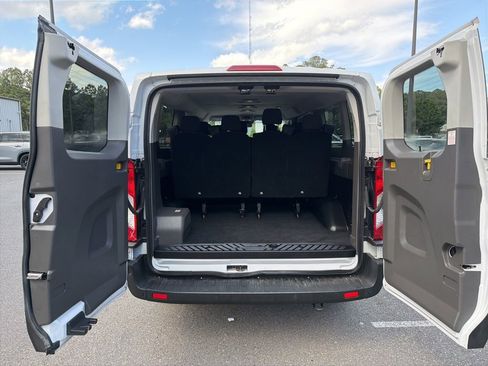 Used 2023 Ford Transit 350 XLT RWD image 19