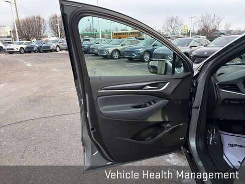 Used 2024 Buick Enclave Premium image 29