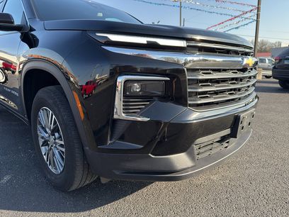 Used 2025 Chevrolet Traverse LT