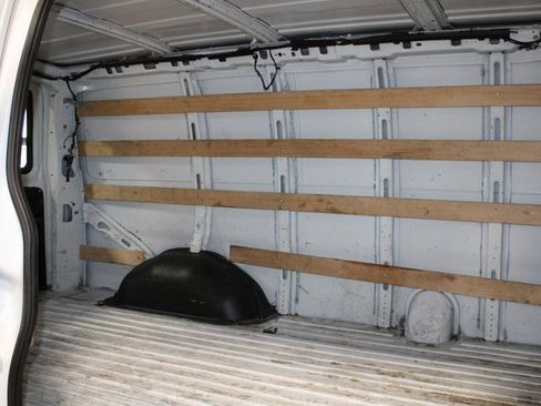 Used 2019 Chevrolet Express 2500 w/ Driver Convenience Package image 15