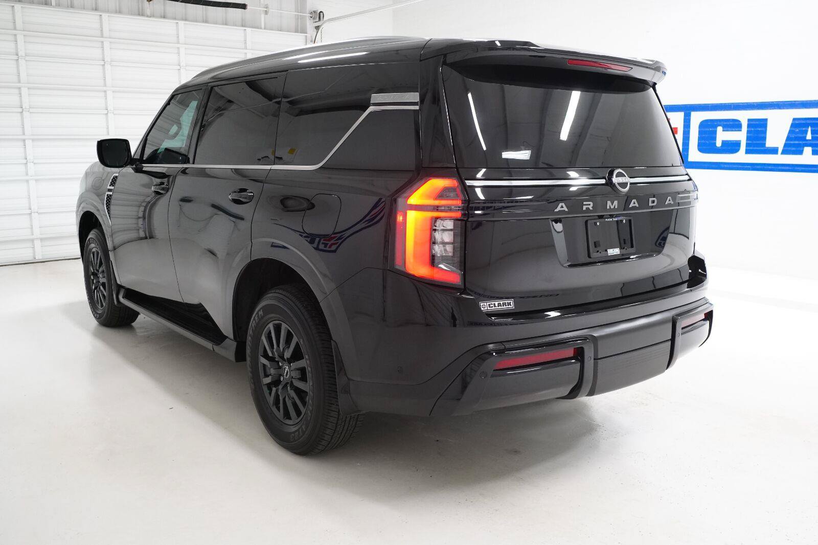 Used 2025 Nissan Armada SV RWD image 27