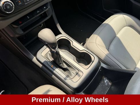 Used 2022 Chevrolet Colorado W/T w/ WT Convenience Package AWD/4WD image 17