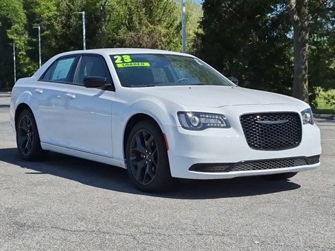 Used 2023 Chrysler 300 Touring w/ Sport Appearance Package RWD image 3