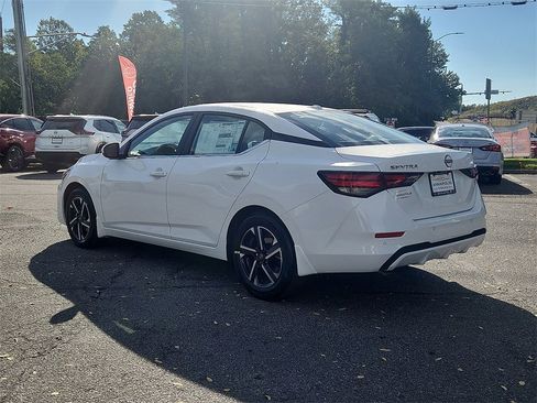 New 2025 Nissan Sentra SV image 3