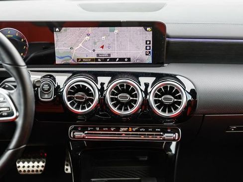 Used 2023 Mercedes-Benz CLA 250 4MATIC image 11