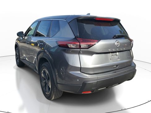 Used 2024 Nissan Rogue SV image 4