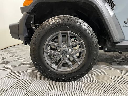 Used 2024 Jeep Wrangler Sport S image 9