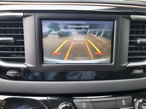 Used 2024 Chrysler Voyager LX FWD image 11