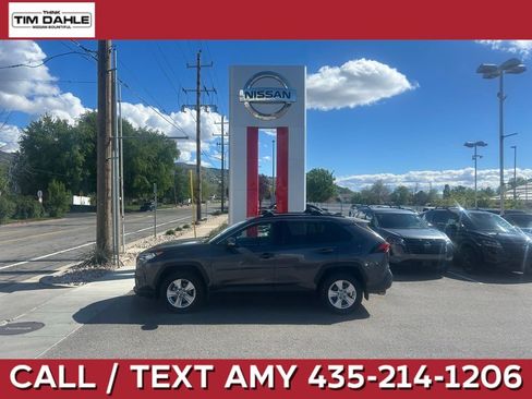 Used 2021 Toyota RAV4 XLE AWD/4WD image 1
