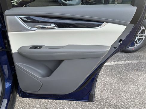 Used 2023 Cadillac XT6 Premium Luxury w/ Technology Package image 37