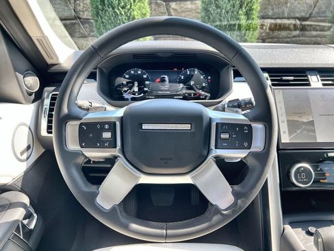 Used 2026 Land Rover Discovery S AWD/4WD image 22