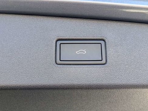 Used 2024 Volkswagen Tiguan SE R-Line image 13