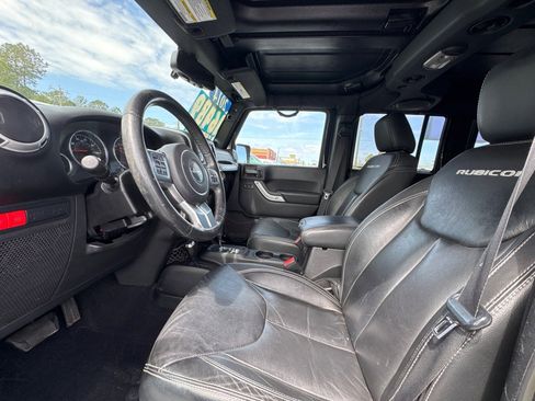 Used 2014 Jeep Wrangler Unlimited Rubicon image 11