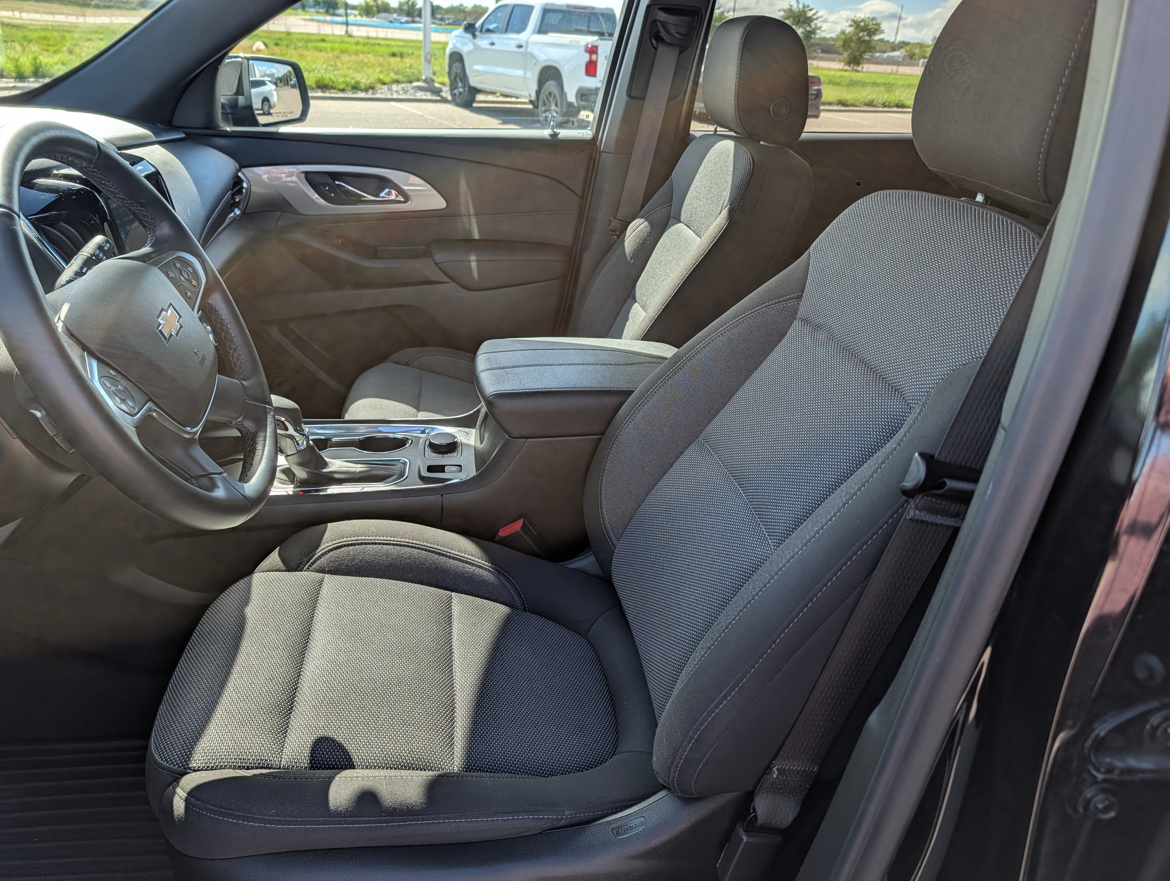 Used 2023 Chevrolet Traverse LT AWD/4WD image 8