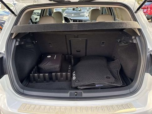 Used 2016 Volkswagen Golf SE w/ Lighting Package image 5