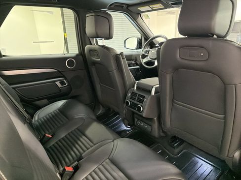 Certified 2025 Land Rover Discovery Dynamic SE AWD/4WD image 27