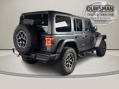 Used 2024 Jeep Wrangler Unlimited Rubicon w/ Technology Group image 8