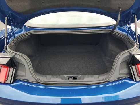 Used 2024 Ford Mustang Coupe RWD image 7