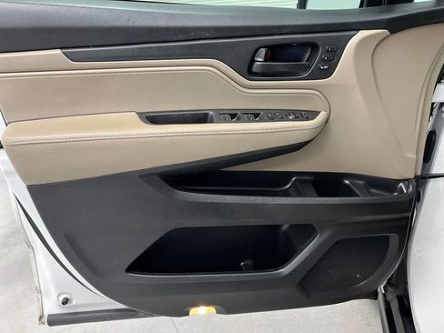 Used 2021 Honda Odyssey EX-L image 11
