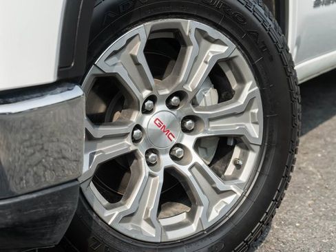 Used 2024 GMC Sierra 1500 SLT image 4