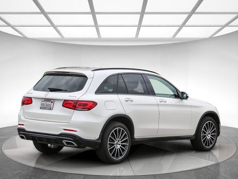 Used 2022 Mercedes-Benz GLC 300 4MATIC image 3