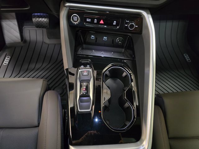 Used 2025 Audi Q5 Premium Plus w/ Premium Plus AWD/4WD image 19