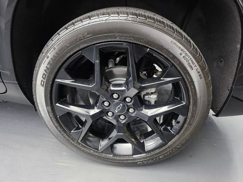Used 2024 Chevrolet Traverse RS FWD image 19