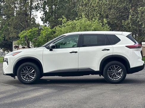 Used 2024 Nissan Rogue S AWD/4WD image 7