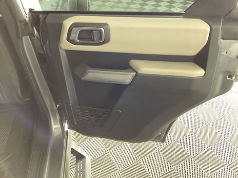 Used 2022 Ford Bronco Wildtrak image 12