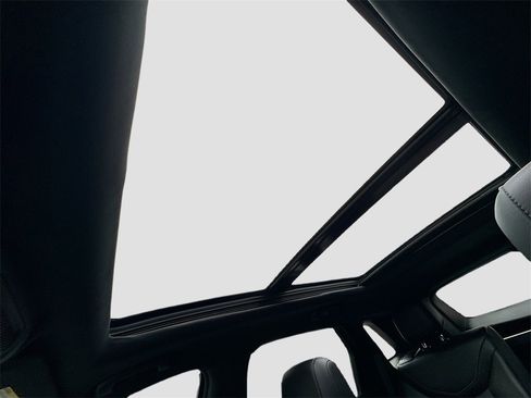 Used 2022 Cadillac XT5 Sportv w/ Technology Package image 22