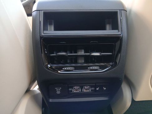 New 2025 Jeep Grand Cherokee Limited image 49