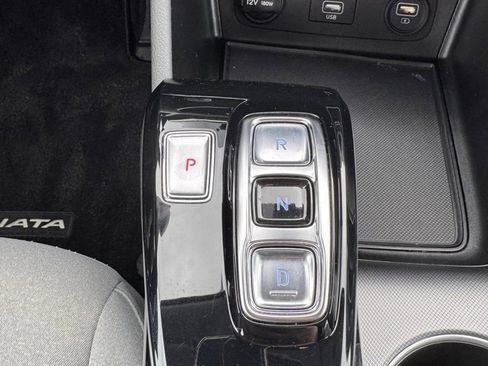 Used 2022 Hyundai Sonata SE image 19