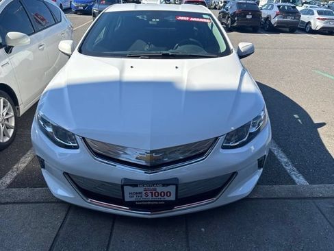 Used 2018 Chevrolet Volt LT FWD image 2
