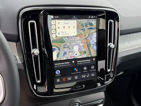 New 2026 Volvo XC40 B5 Core w/ Climate Package image 21