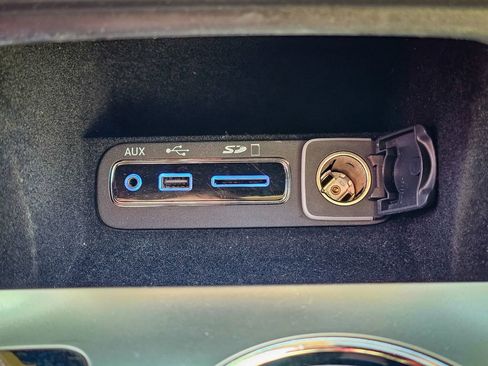 Used 2017 Jeep Grand Cherokee Limited image 28