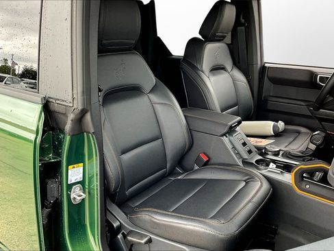 Used 2024 Ford Bronco Badlands w/ Sasquatch Package image 7